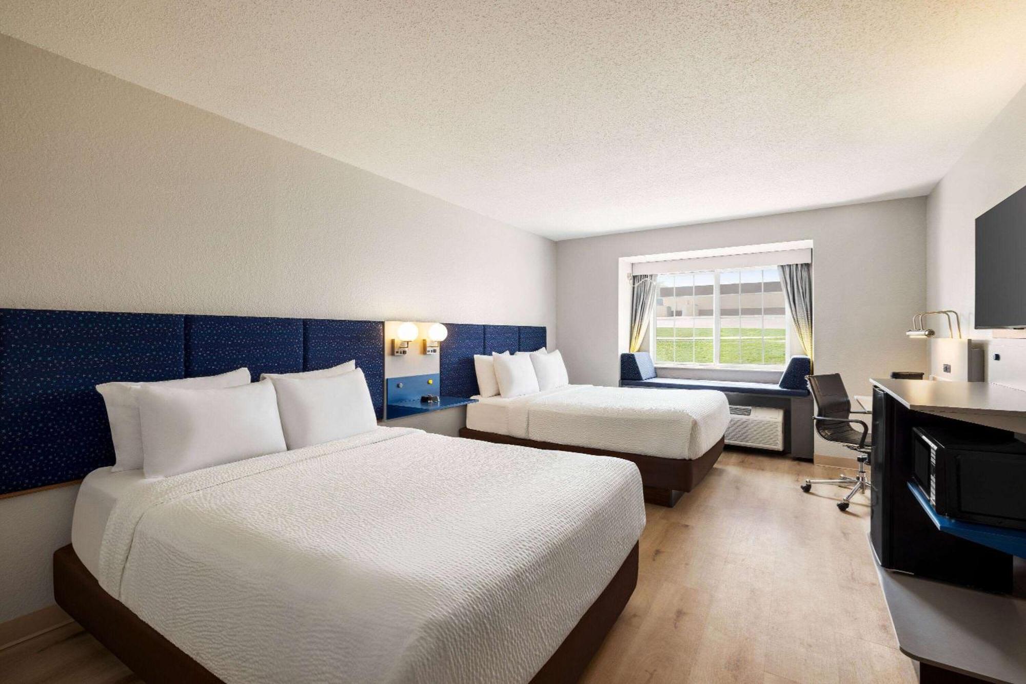 Microtel Inn & Suites By Wyndham New Ulm מראה חיצוני תמונה